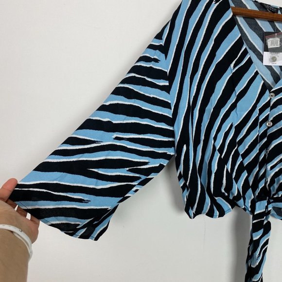 Topshop Zebra Print Tie Front Blouse 3/4 Sleeves Animal Print V-Neck Size 8 - Picture 5 of 9